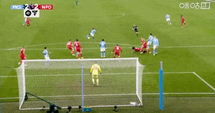 世界杯官方直播软件下载-最后的机会！萨维尼奥混战中抢射被穆里略解围