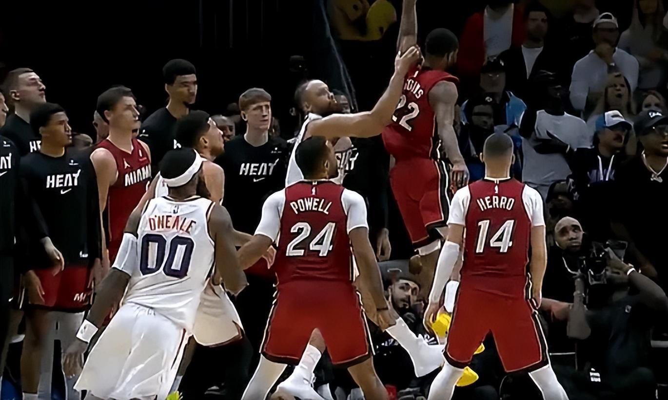 世界杯官方直播软件下载-被交易还当火箭侠？狄龙致命恶犯助休城重返前6：双眼无神太尴尬