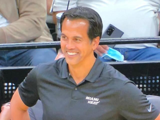 世界杯客户端更新说明-四连胜领跑季前赛战绩榜 全员斗士热火志在冲冠