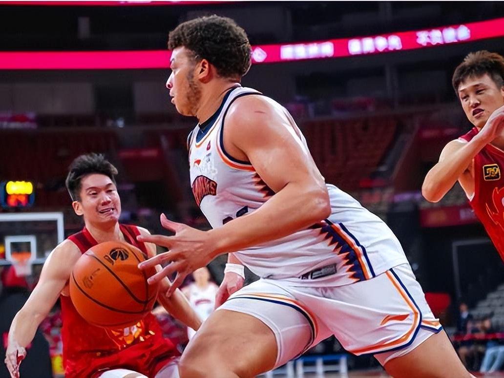 深圳爆冷胜上海，郑永刚赛后道出的秘诀，北控辽篮应该好好学学