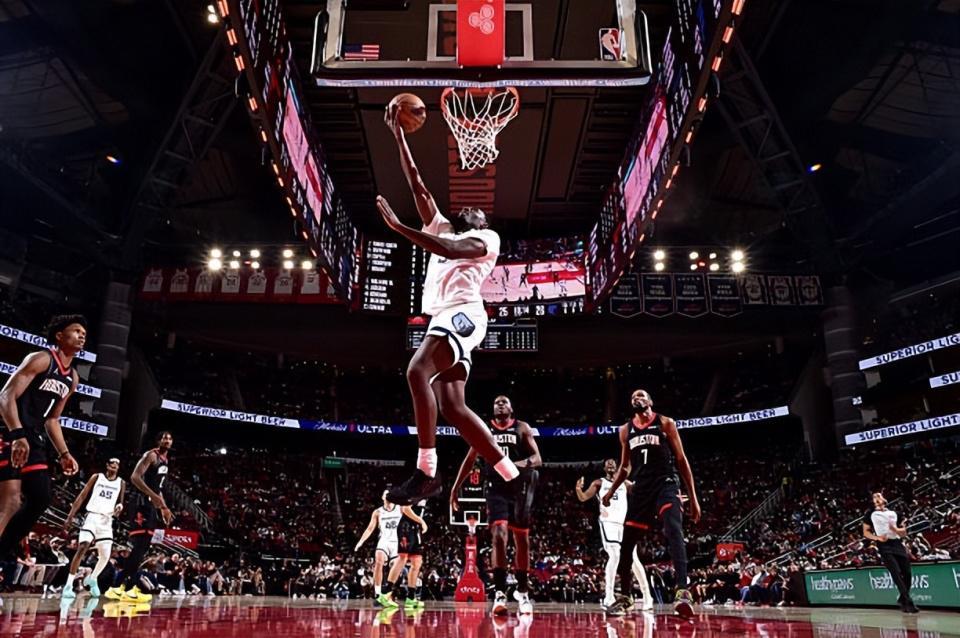 世界杯手机高清观看入口-面对火箭不断打铁，灰熊替补后场这样的状态还能留在轮换阵容中？