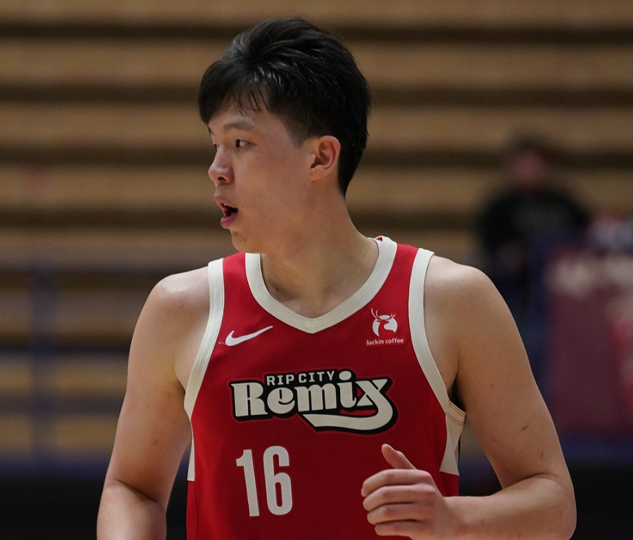 杨瀚森G联赛轰31分!奈何队友太独关键球无球权,防守被点需总结