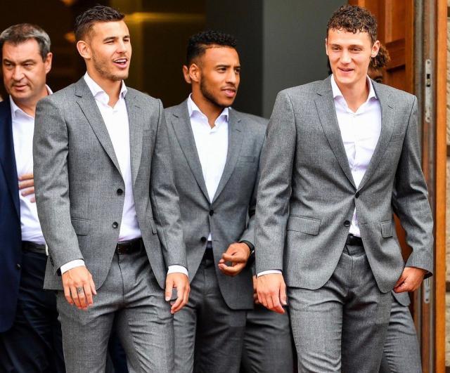 揭秘法国队朋友圈：班长博格巴缝合“代沟”