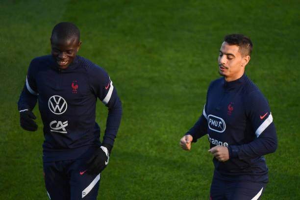 揭秘法国队朋友圈：班长博格巴缝合“代沟”