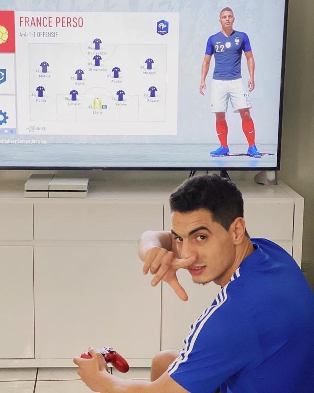 揭秘法国队朋友圈：班长博格巴缝合“代沟”