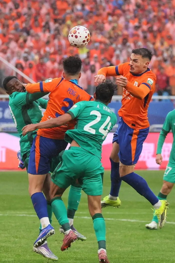 世界杯赛事直播官网app下载-泰山队捡到宝,阿尔瓦罗连场惊艳发挥,成后防定海神针,堪称中超顶级|新赛季|京鲁大战|佩德罗-阿尔瓦罗|山东泰山|中超联赛_新浪体育_新浪新闻