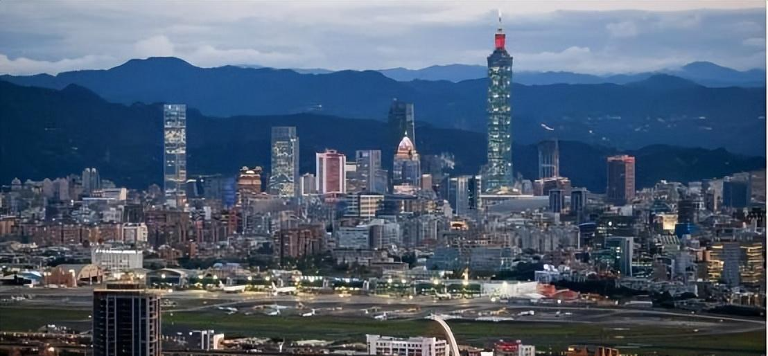 世界杯赛事直播官网app下载-郑丽文随行名单确认，两岸迎来新局面，不到24小时，美专机抵台